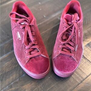 PUMA Suede Cranberry with Velvet toebox - new w/o tags